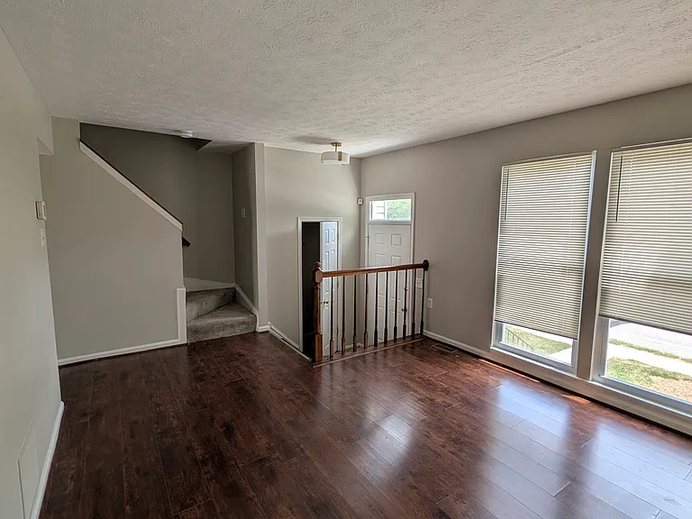 1722 Winding Brook Way — Photo 4