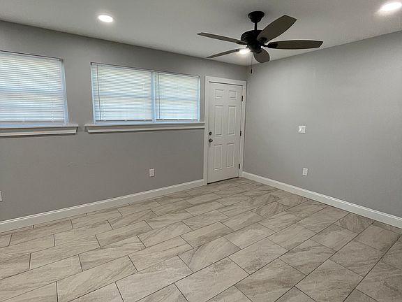 3rd image of 2020 S Ringer Ave