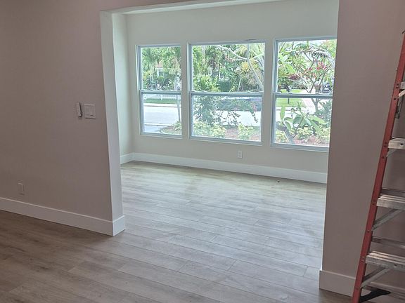 4th image of 707 Hampton Road
