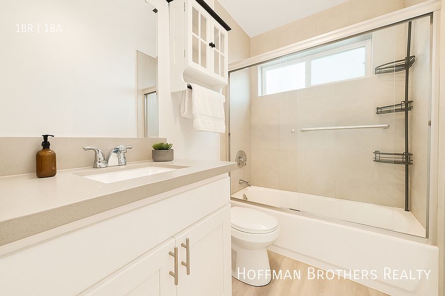2nd image of 3637 Keystone Ave APT 3