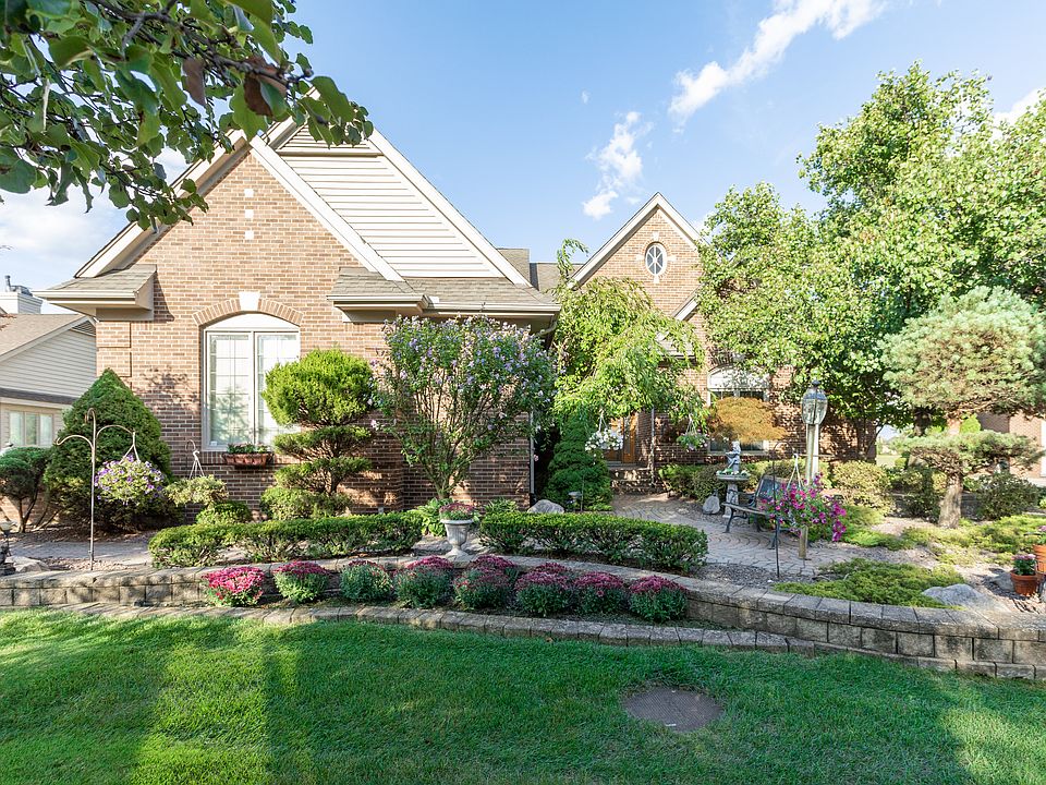 1st image of 45506 Muirfield Dr