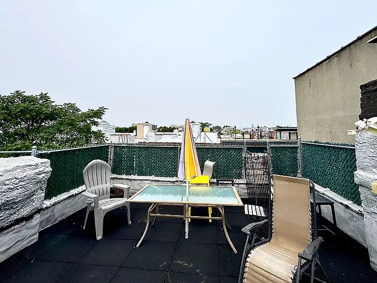 1721 Woodbine St #1R — Photo 11