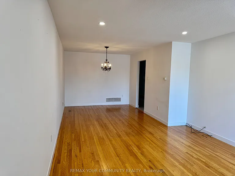 165 Aberdeen Ave — Photo 10