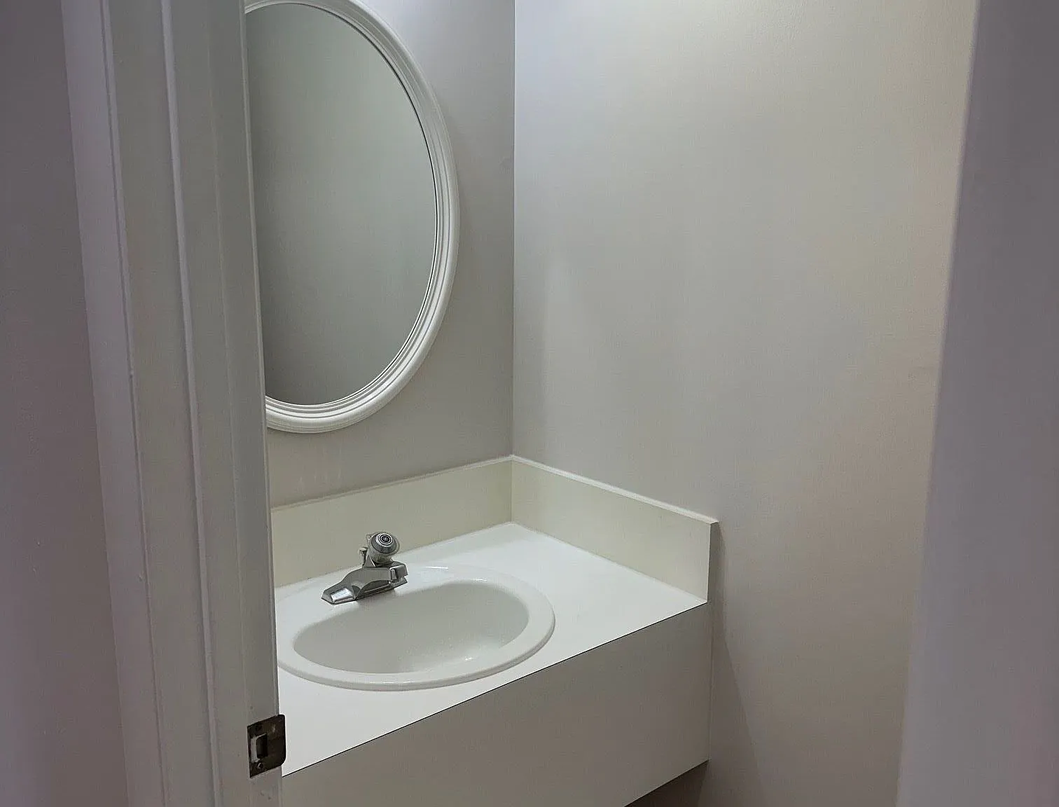 2 bed, 1.5 bath, 1044 sqft, $1,600 — Photo 2