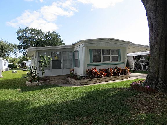 2nd image of 134 Royal Palm Cir
