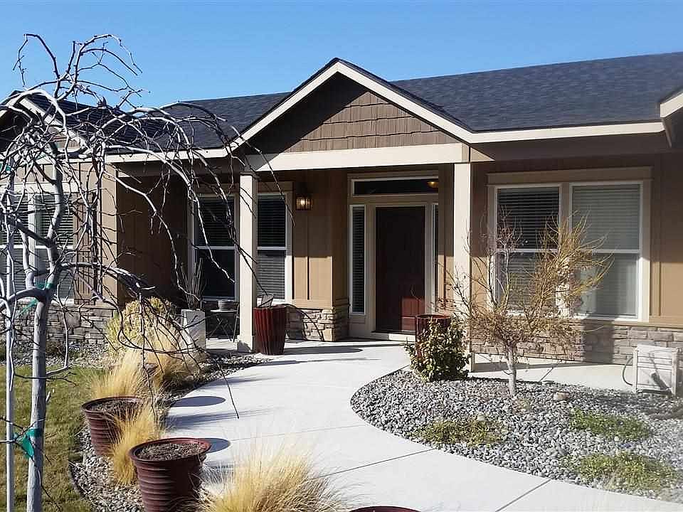 2nd image of 1359 Cowiche Ct