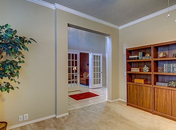 5th image of 432 Vasey Oak Dr
