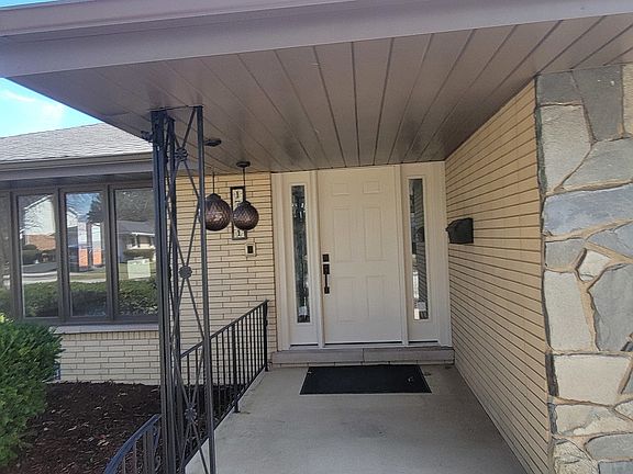 3rd image of 17121 Greenwood Ave
