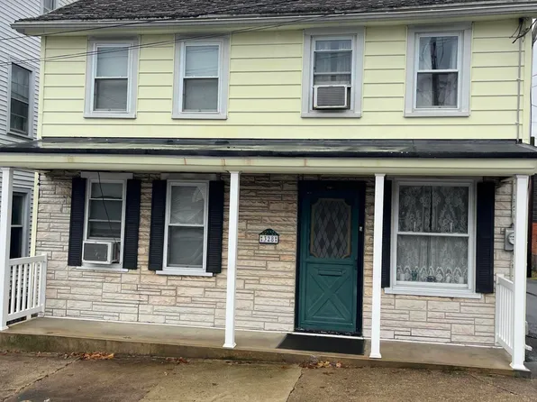 328 E 3rd St, Mount Carmel, PA 17851