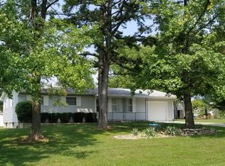 2251 Holly Dr, Wentzville, MO 63385