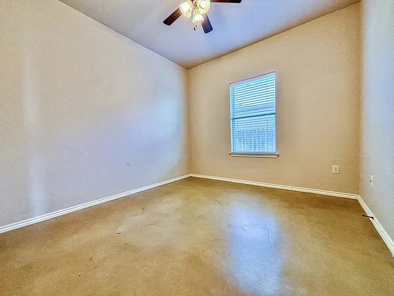 752 Saengerhalle Rd — Photo 11