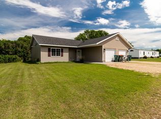 604-606 N Pickle St, Hewitt, MN 56453