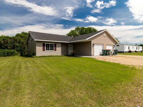 604-606 N Pickle St, Hewitt, MN 56453