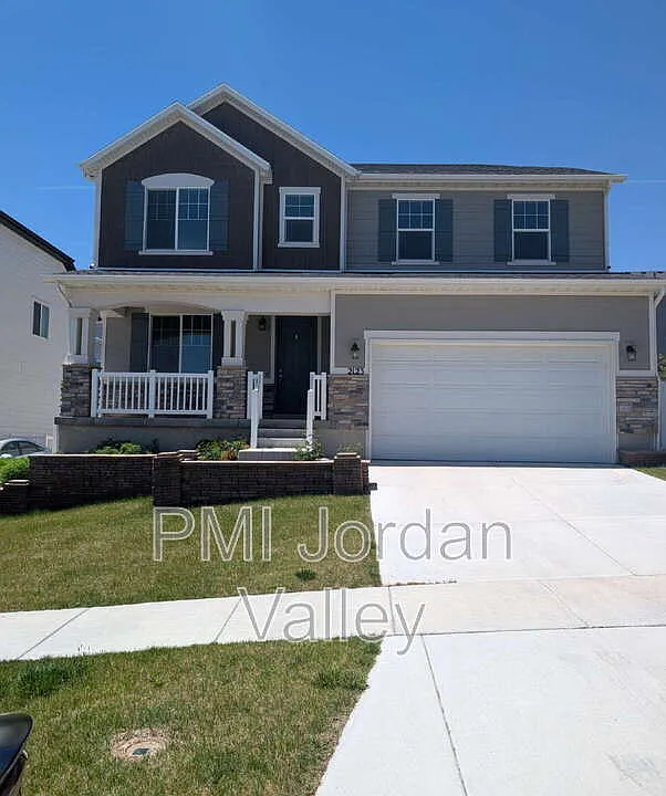2123 N Wallflower Dr
