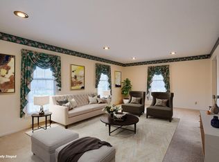 416 Crestview Dr NE, Lancaster, OH 43130