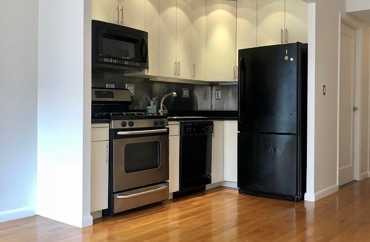 1st image of 525 E 11th St APT 5E