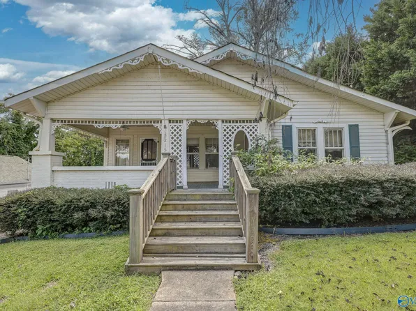 2215 Scott St, Guntersville, AL 35976