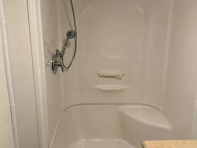 127 Longview Dr — Photo 4