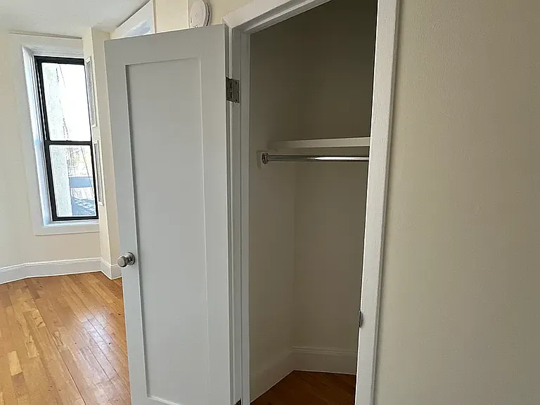 21 Leroy St #18 — Photo 5