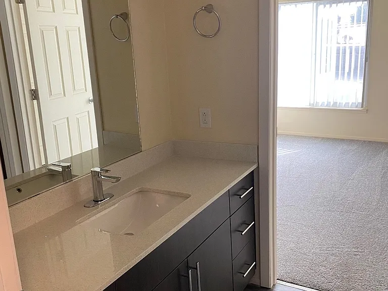 Covewood Village Apartments — Photo 6