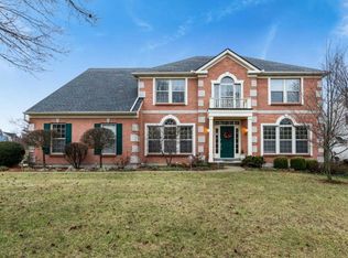 975 Paxton Lake Dr, Loveland, OH 45140