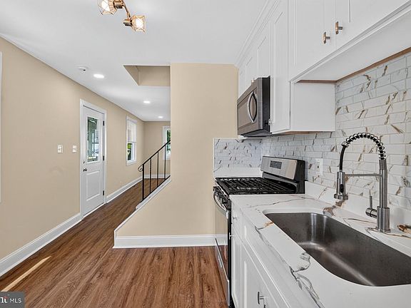 4th image of 3439 Court Way