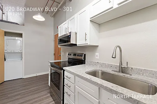 920 Broadway Blvd Photo 1