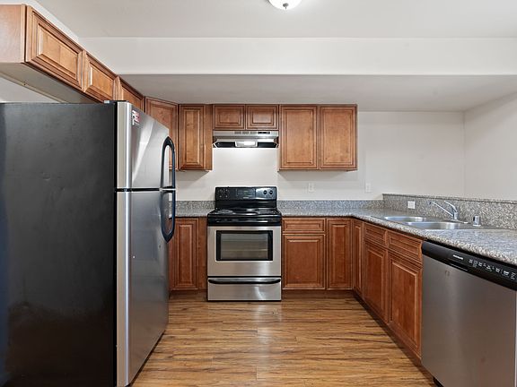 4th image of 3270 N Lincoln St #1-5