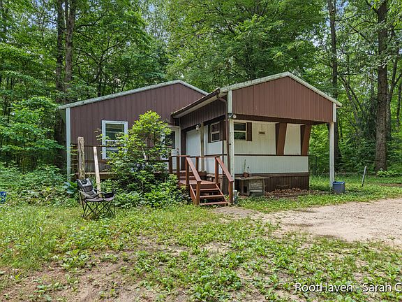 2nd image of 13860 Pine Island Dr NE
