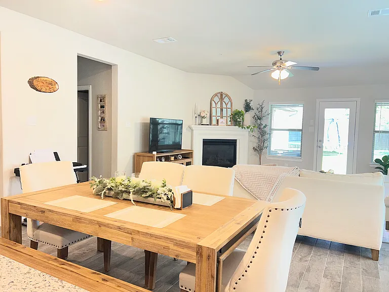 5929 Horsetail Dr — Photo 4