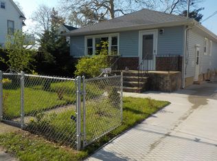 1115 Lloyd St, Franklin Square, NY 11010