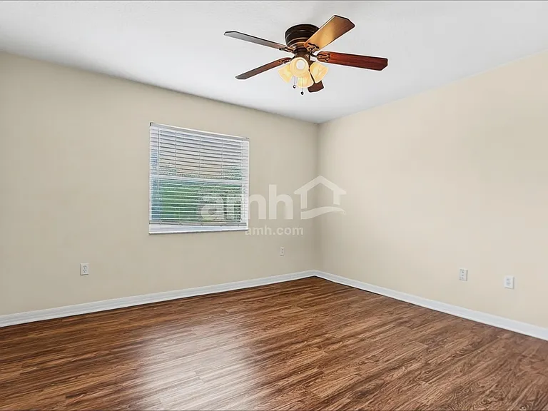 3247 Chessington Dr — Photo 16