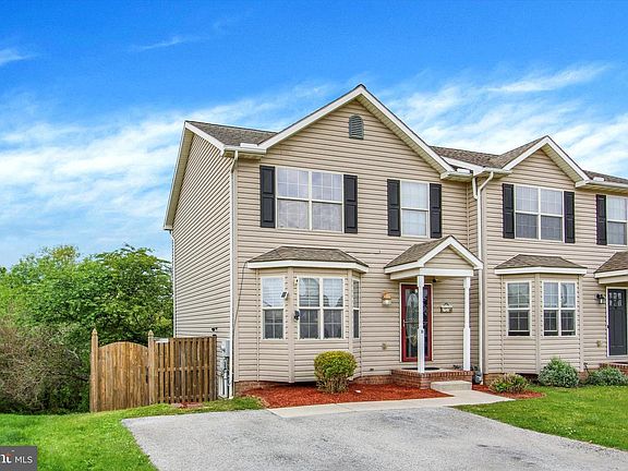 2nd image of 31 Hemlock Dr