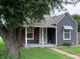 714 N Walnut St, Weatherford, TX 76086