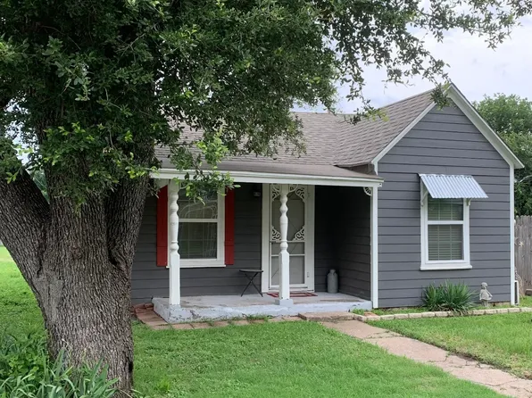 714 N Walnut St, Weatherford, TX 76086