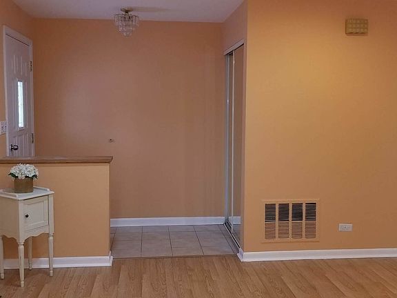 4th image of 7955 N Nordica Ave
