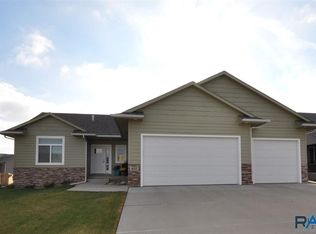 605 Marie Dr, Harrisburg, SD 57032