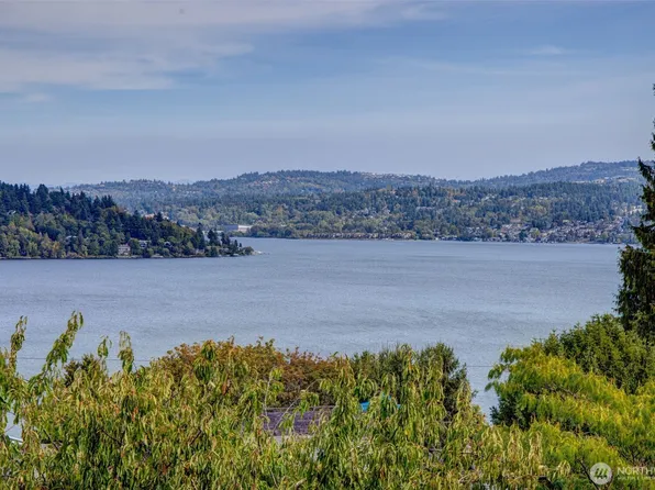 9804 63rd Avenue S, Seattle, WA 98118