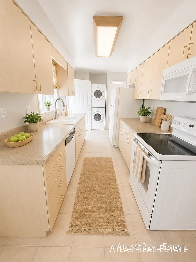 Tucked Away Duplex Near Ivywild ~ Ready for Move In! — Photo 2
