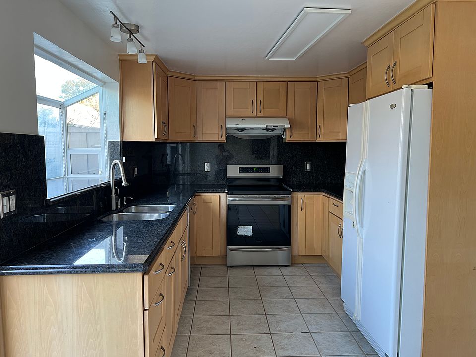 2nd image of 1535 Beach Park Blvd