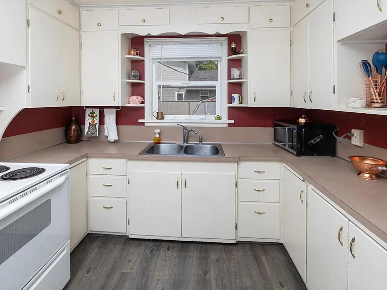 729 E 200 N #1 — Photo 11