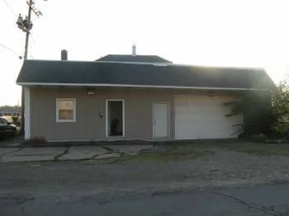 426 Moosic Rd, Old Forge, PA 18518