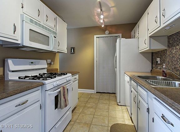 4th image of 1712 Queensbury Cir #5854