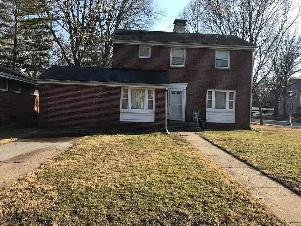 117 W Delaware Ave photo 1