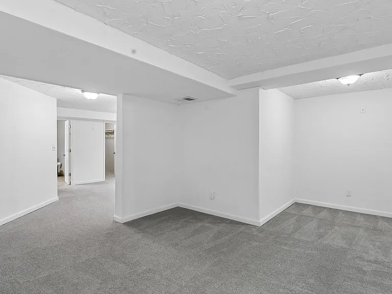 5247 E Hamilton Ave — Photo 25