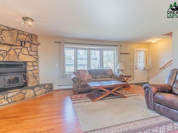 4th image of 542 Slater Dr