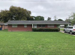 360 Invader St, Sulphur, LA 70663