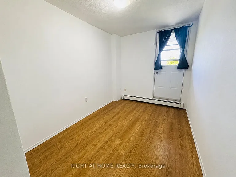 350 Quigley Rd #222 — Photo 6
