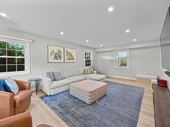 3rd image of 1197 Alden Ln
