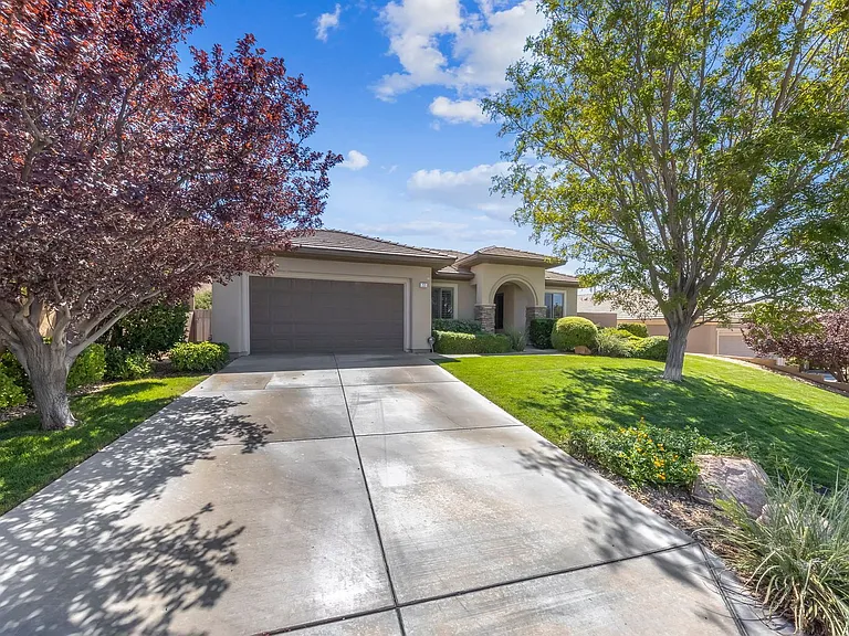 53 Stonemark Dr — Photo 2